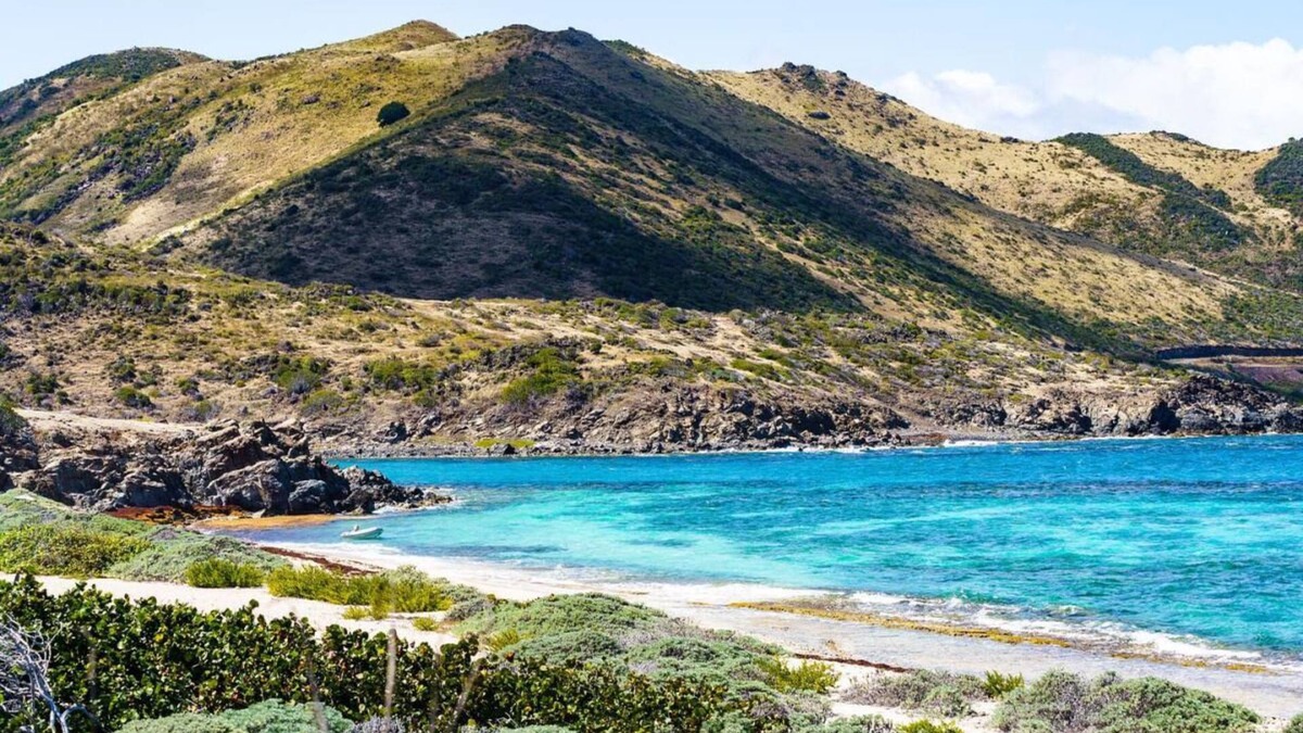 Maho House | Discover our Corner of Paradise! Close to Beaches - Cupecoy Beach, Maho Beach!