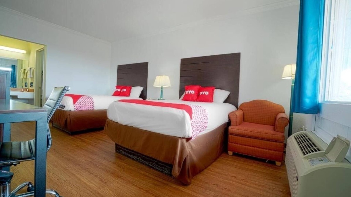 Kingsville Hotel | Discover Pet Friendly Room With Free Parking Near King Ranch Museum