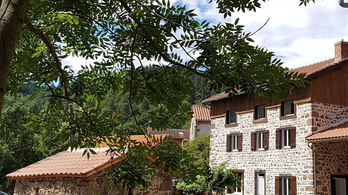 Domeyrat Cottage | Discover the Auvergne in a quiet village in Haute Loire