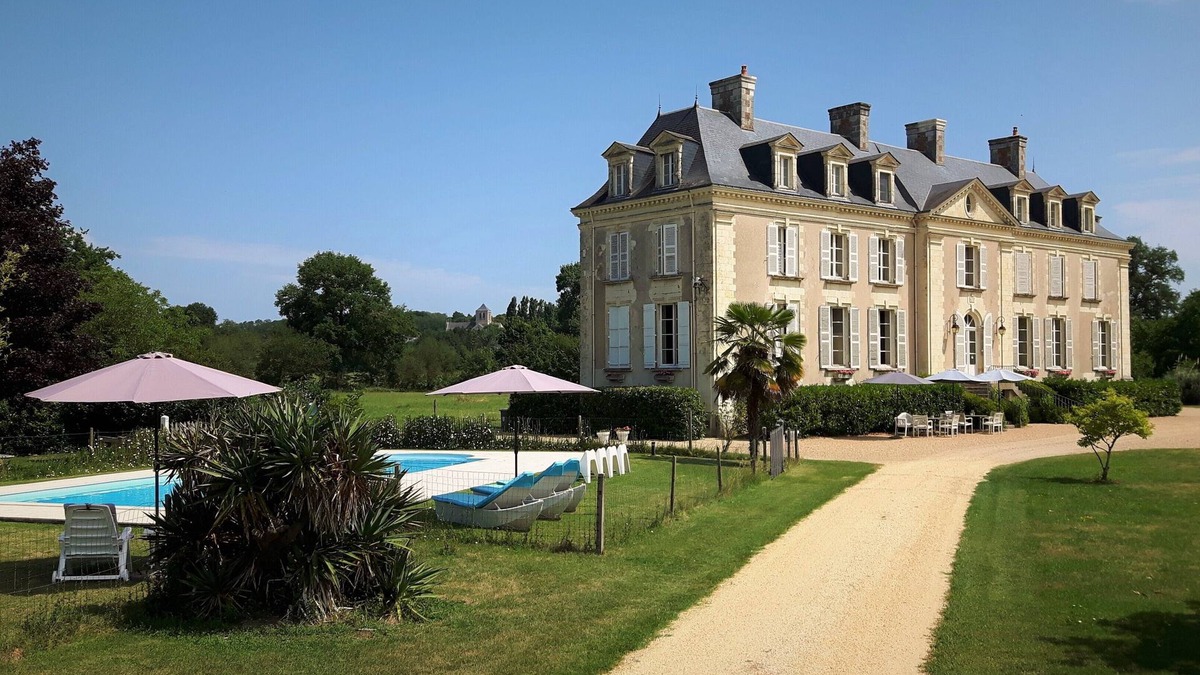 Brion Apartment | Discover the Loire Valley . and sleep in a Loire Château: Suite at La Mothaye