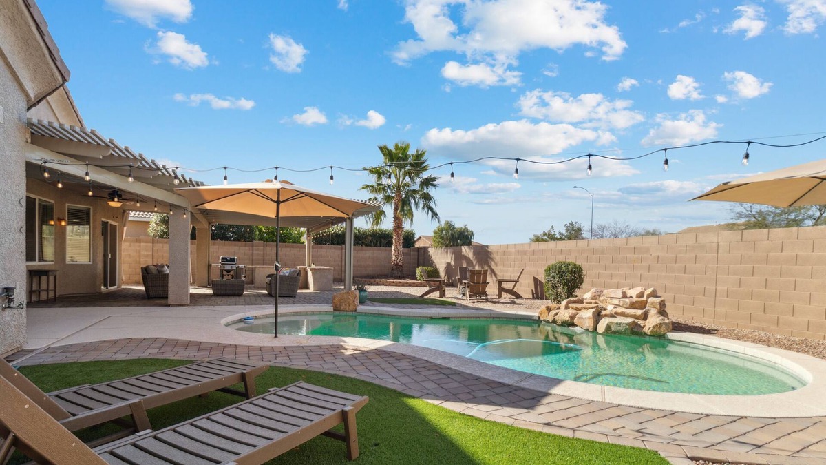 Northwest Ranch House | Discover the magic of Surprise & Phoenix in this contemporary home