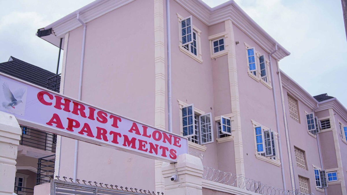 Ibadan Apartment | Discover the perfect blend of comfort in our stylish 2 bedroom apartments.