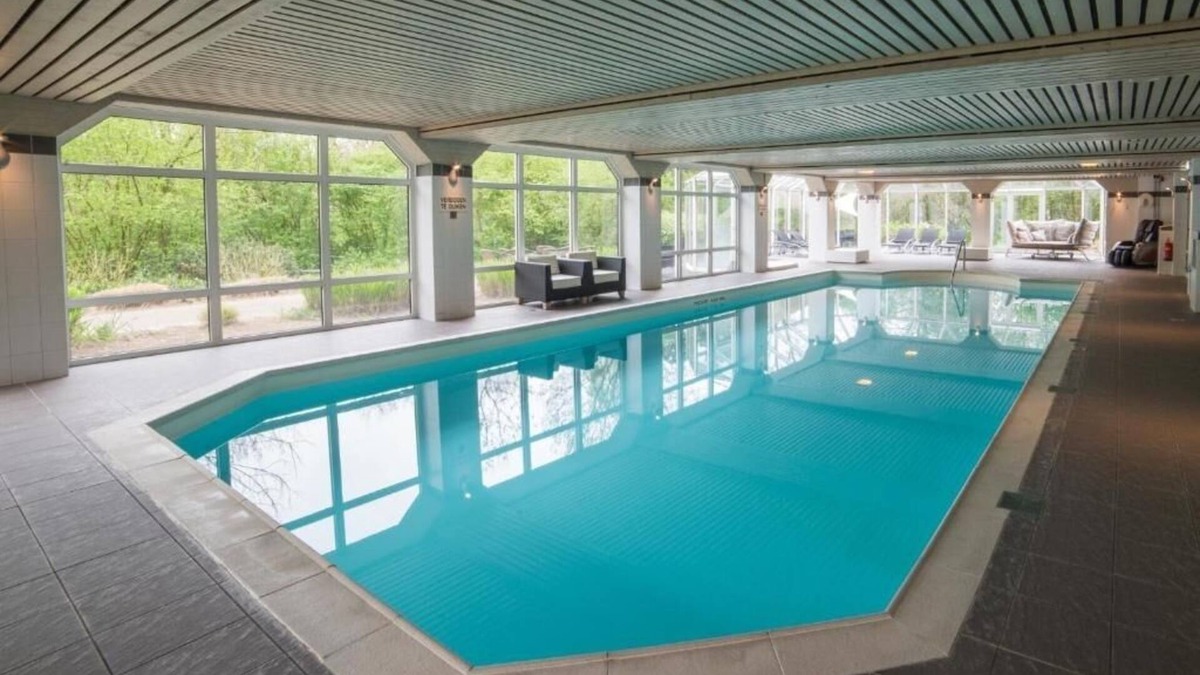 Ellecom Hotel | Discover the Perfect Nature Getaway Close to Burgers Zoo | Swimming Pool