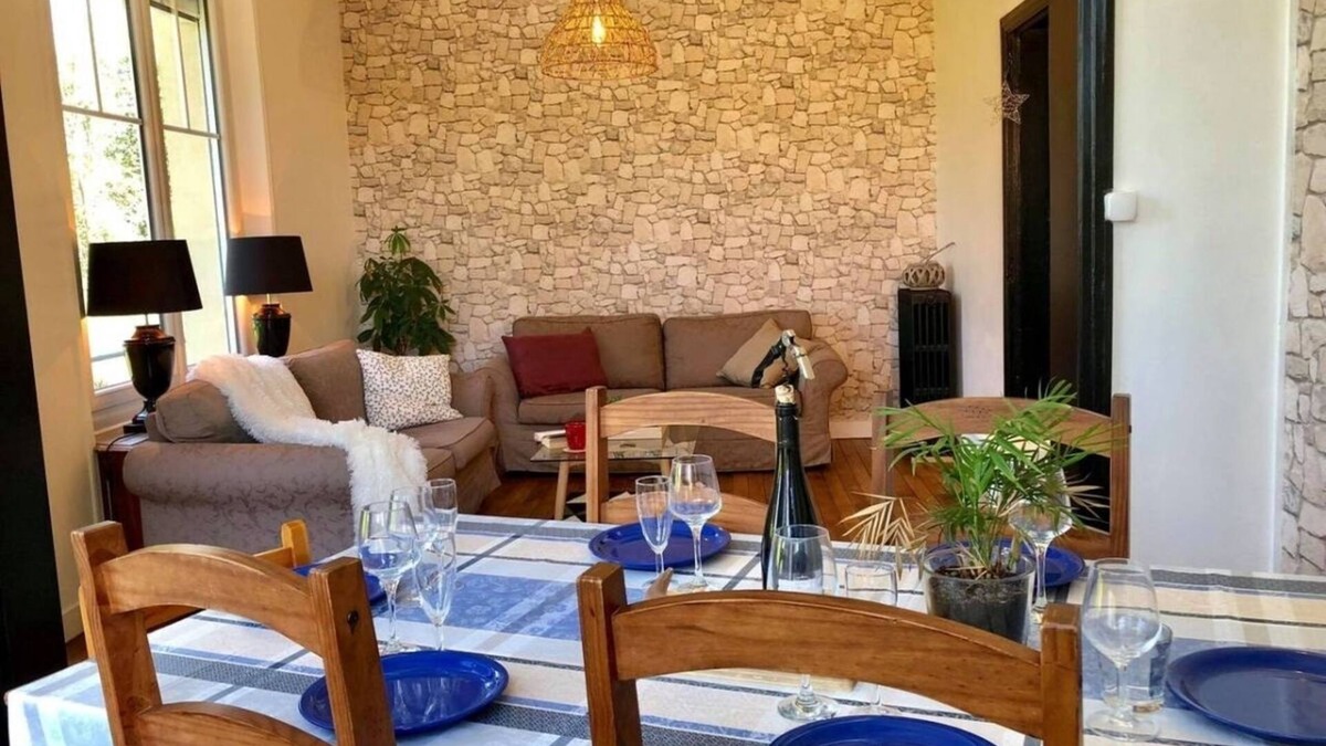 Faymoreau Villa | Discover Villa Des Moulins - Heated pool & Jacuzzi