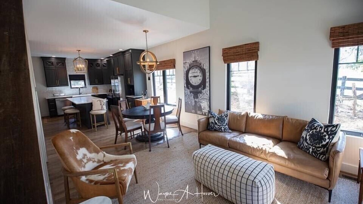 Midway House | Discover Your Perfect Getaway: Cottage in the Heart of Horse & Bourbon Country!