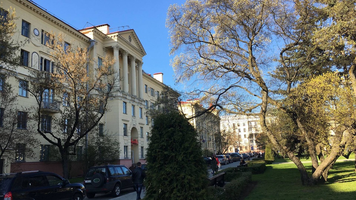 Tsentralny District Apartment | DISCOVERBELARUS.BY apartment on the Victory square