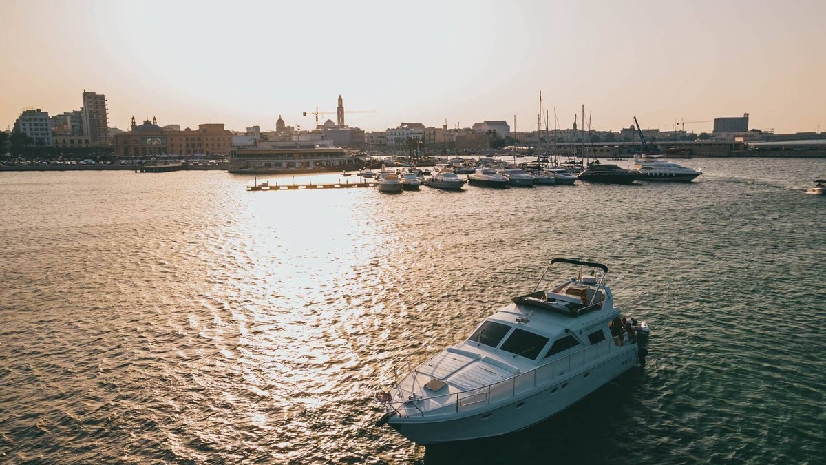 Municipio 3 Boat Rental | DiscoverBoat - Pita - Esclusivo Boat and Breakfast