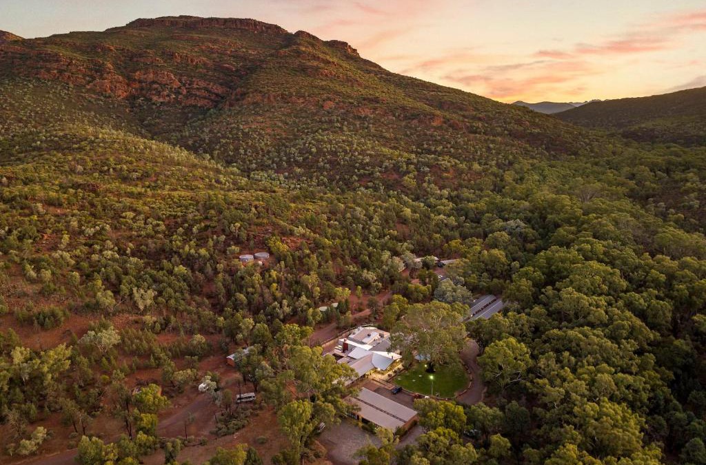 Wilpena Hotel | Discovery Resorts - Wilpena Pound