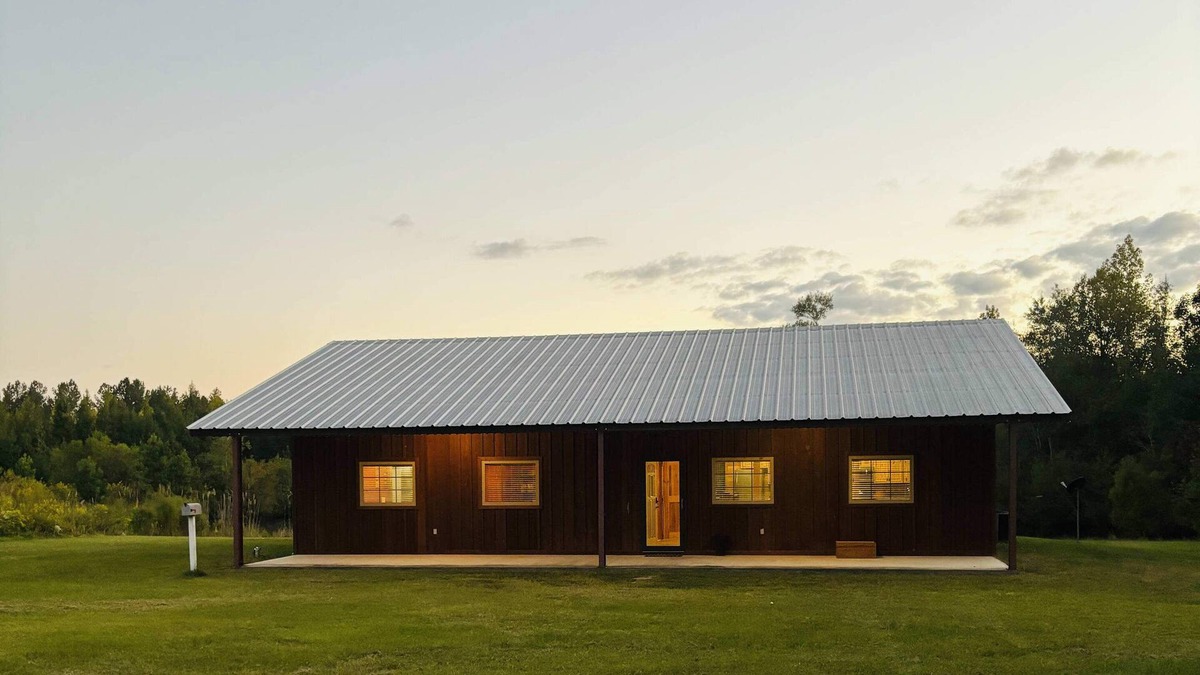 Kite Cabin | Discovery Woods Cabin | Hot Tub | Private Lake | Wonderful Star Gazing