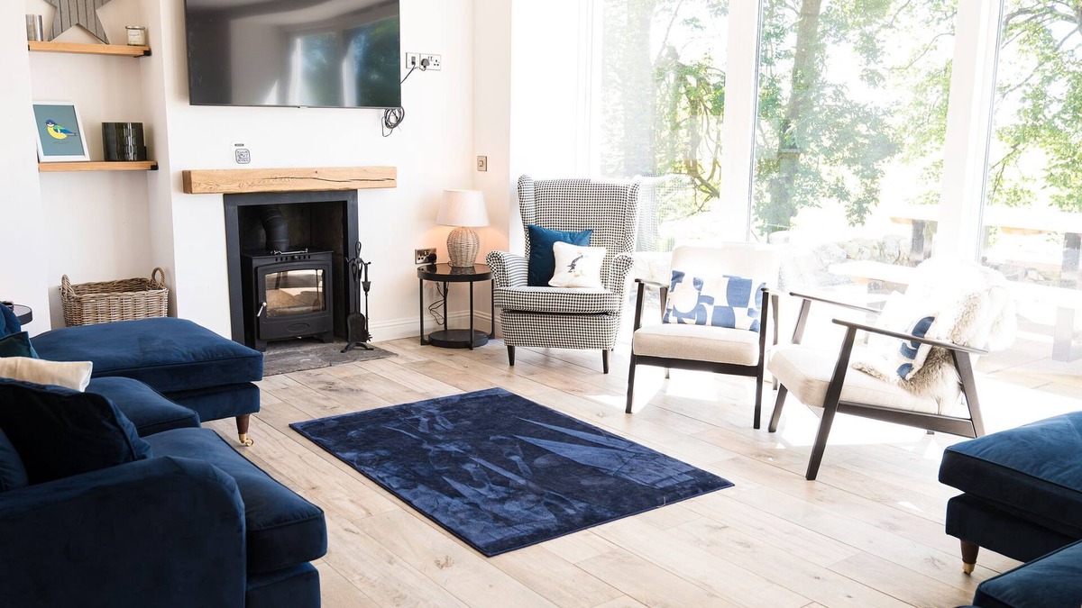 Gatehouse-of-Fleet Cottage | Disdow House - a house that sleeps 11 guests in 5 bedrooms