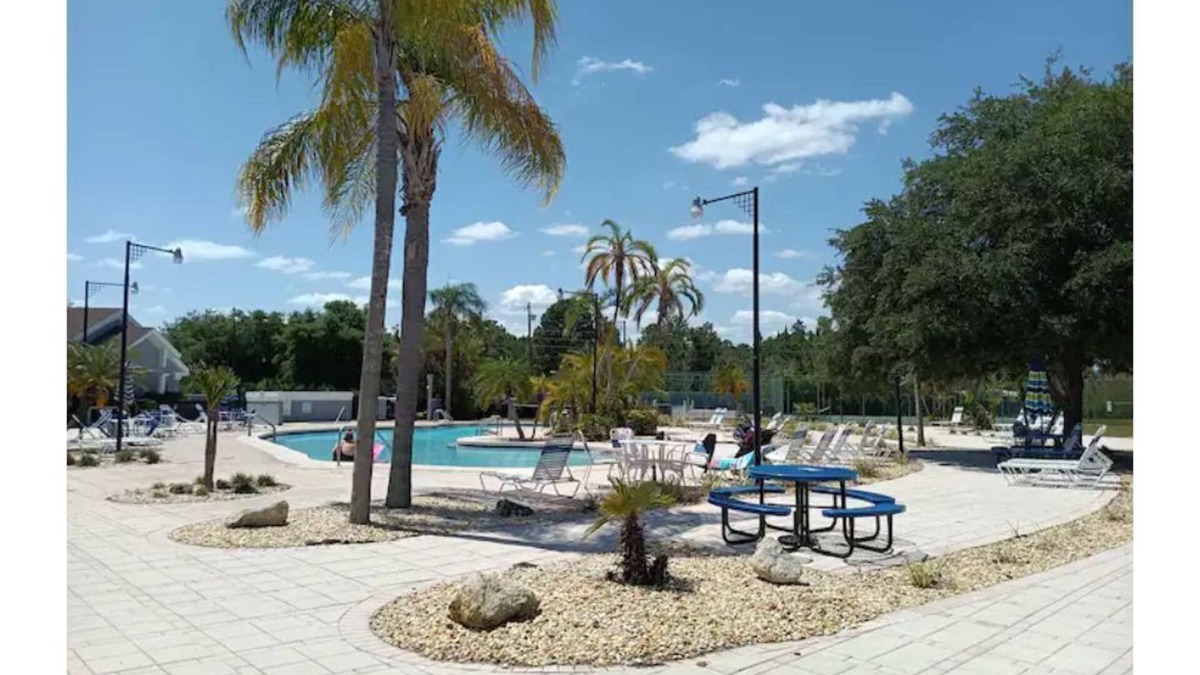 Highlands Reserve Condo | Disney 1 bedroom home kitchen living room
