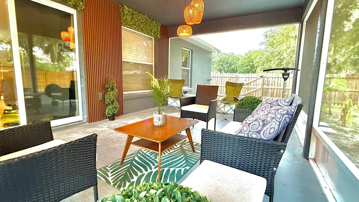 Windwood Bay House | Disney Getaway Oasis with Nature, Fire Pit & BBQ. Family-Friendly Retreat