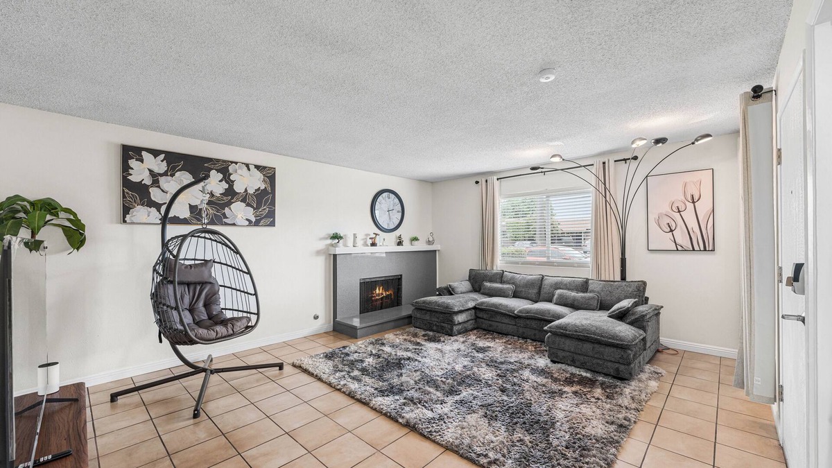Southwest Anaheim Condo | Disney/Knotts Berry Condo! 12 mins ride to Disney