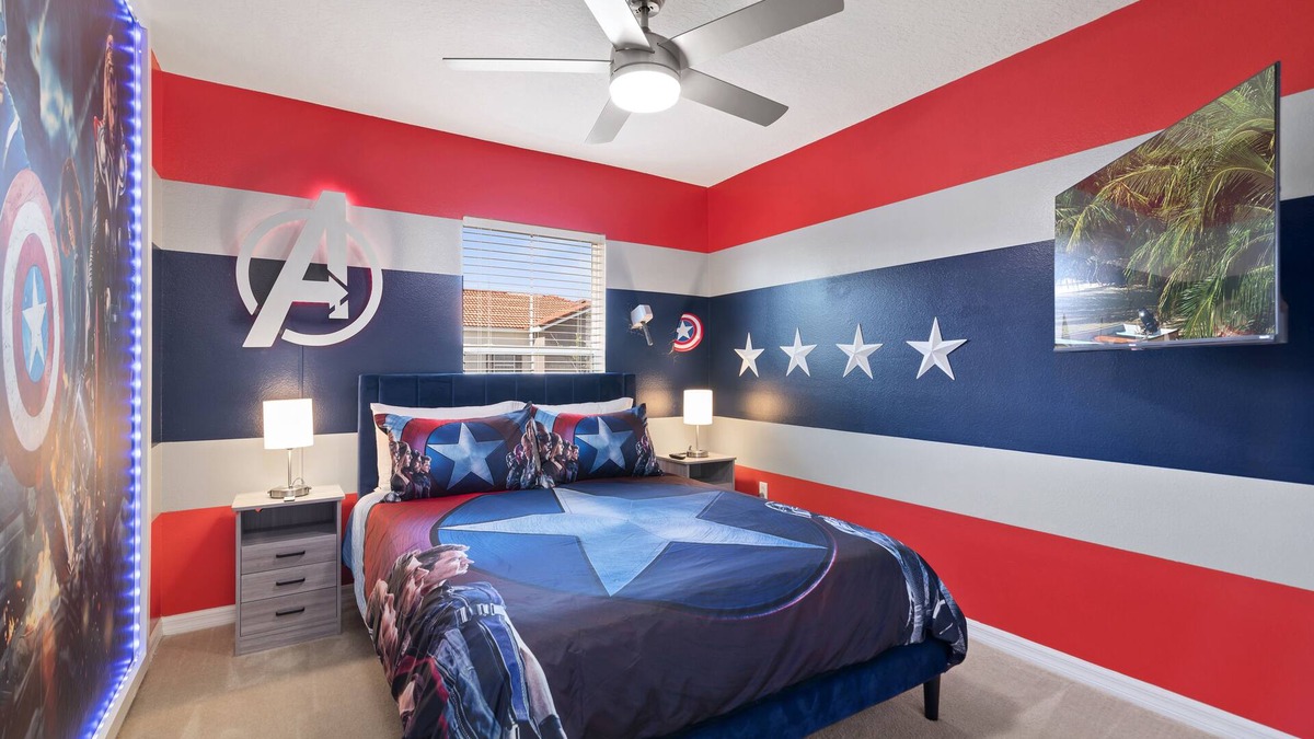 Bellavida Villa | Disney & Universal-themed Villa with King bed + private pool and public hot tub!