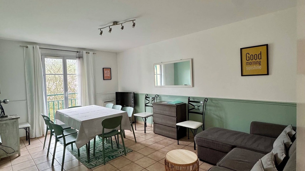 Chessy Apartment | DISNEYLAND flat, 8 guests, Wifi, RER A train at 2mn walk ,Paris 35 mnLuxury Apartment