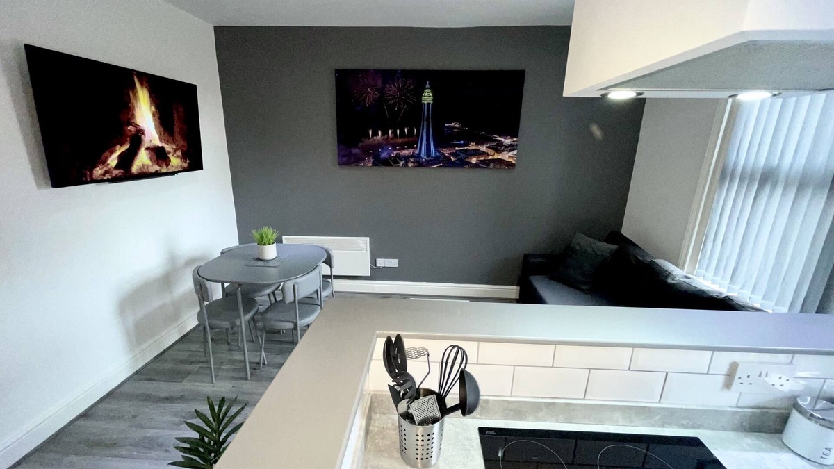 Blackpool Town Center Apartment | Ditchburn superior Apartment with spa bath