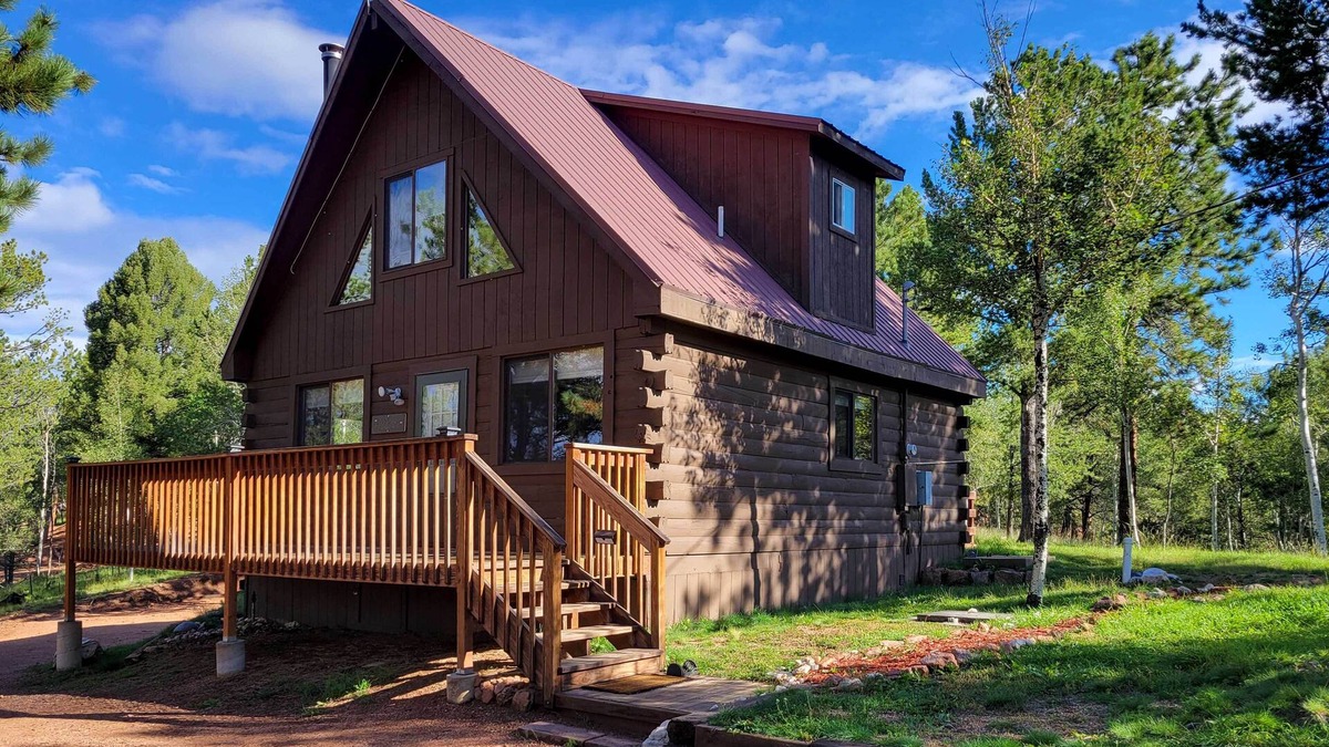 Rainbow Valley Cabin | Divide Cabin in the Heart of Colorful Colorado!