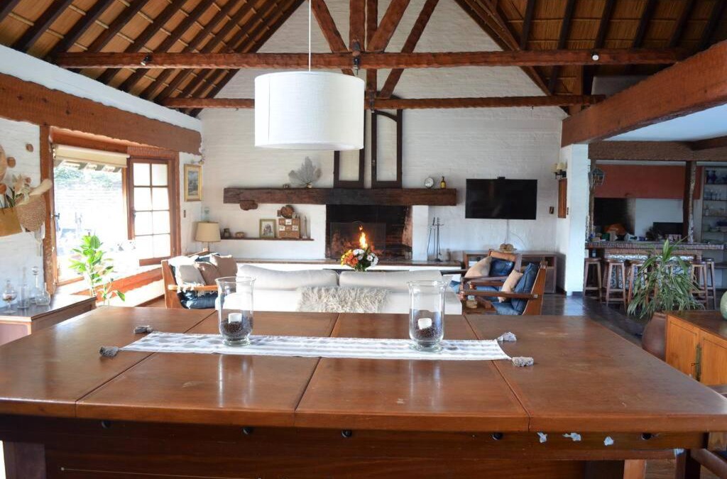 Carrasco House | Divina casa en Carrasco con piscina y pool