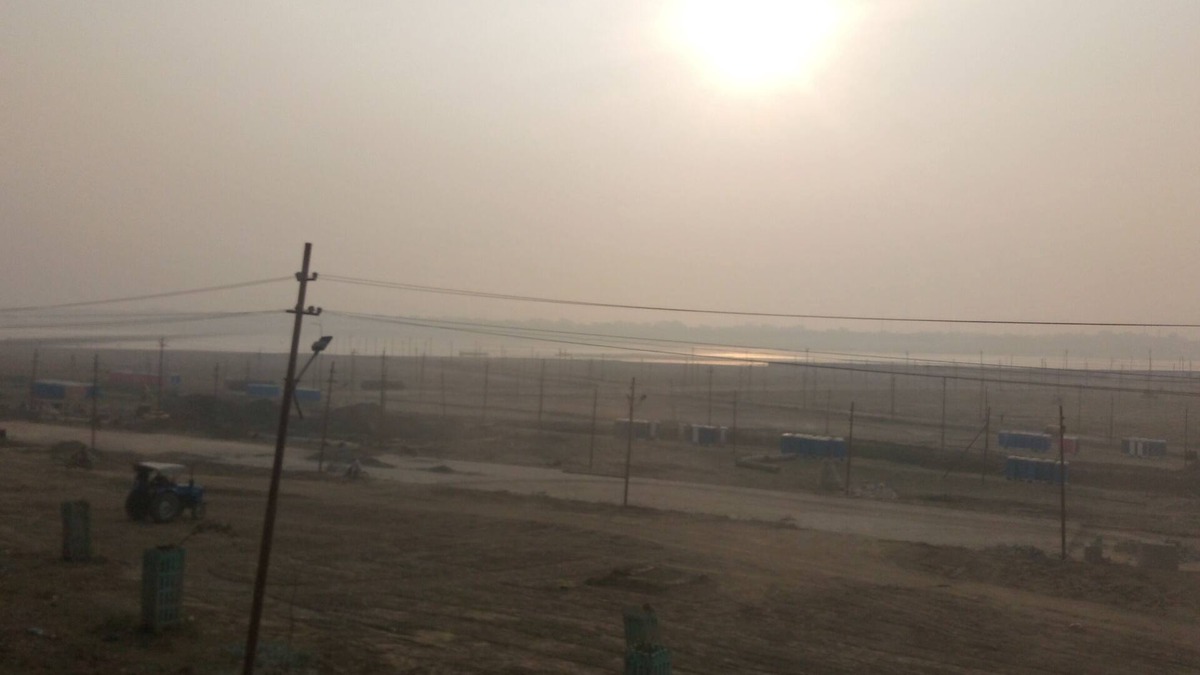 Jhusi House | Divine Riverside Retreat: Rooms with Ganga Views