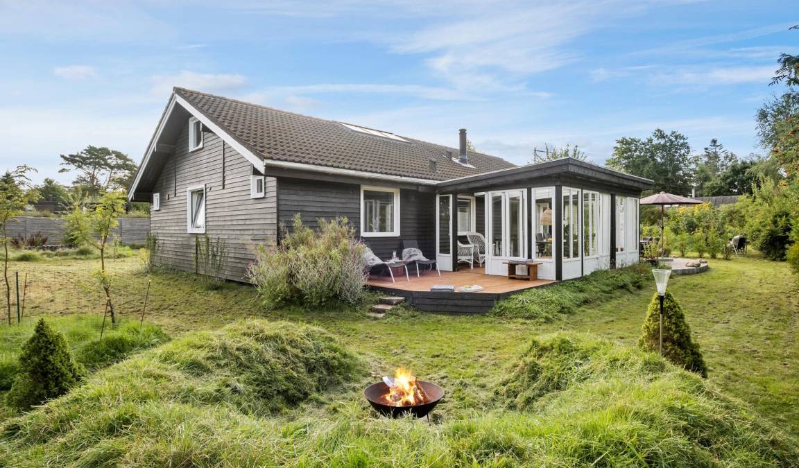 Smidstrup Strand House | 109 m² House ∙ 3 bedrooms ∙ 7 guests