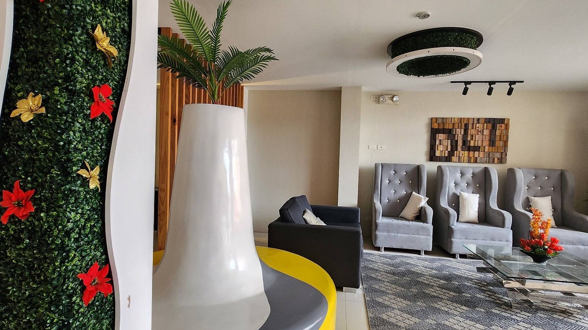 Minglanilla Resort | DLT Suites Cebu powered by Cocotel