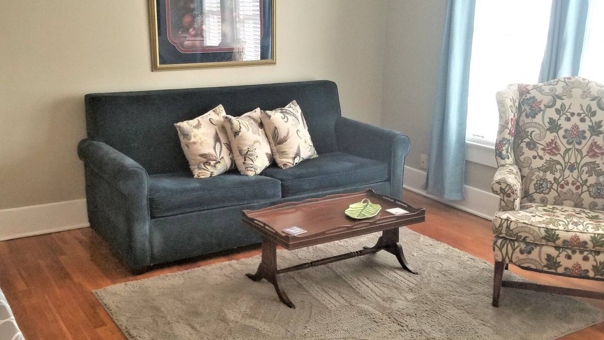 Central Gardens Apartment | Dlx King 1 Bd, Huge Balcony, Washer & Dryer
