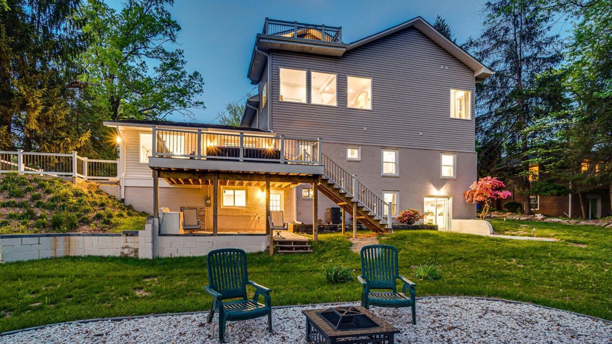 Montgomery Village House | DMV Unique Lakeside Luxury Retreat