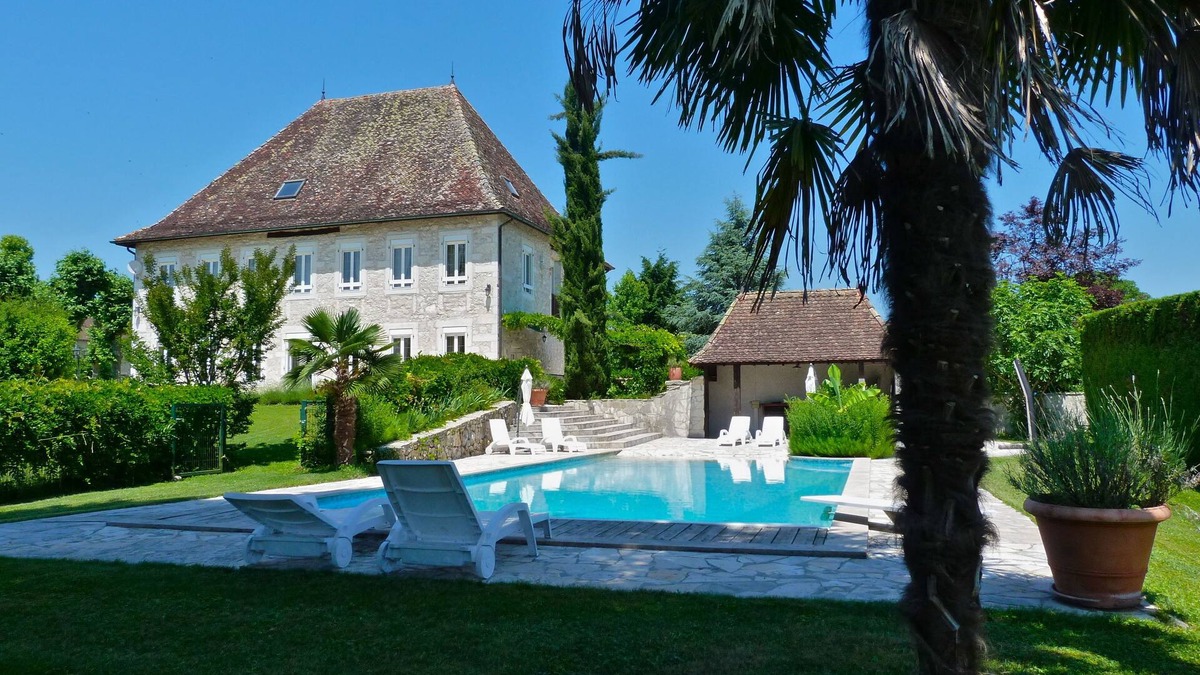 Les Avenieres House | Domaine Du Manoir