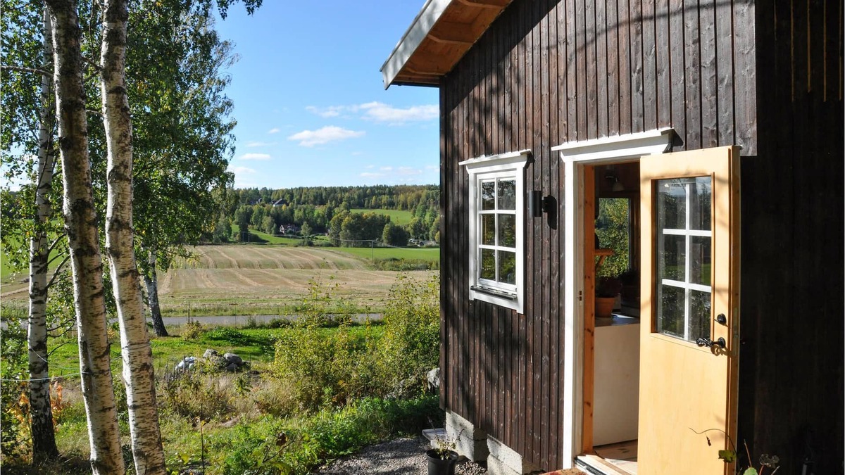 Amotfors House | Do you dream of rural tranquility and closeness to nature? Then this family-friendly wooden house wi