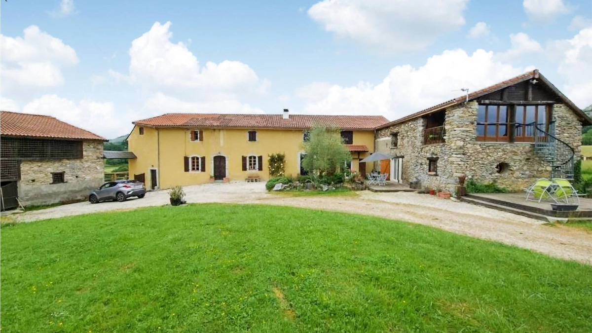 Montousse Apartment | Do you want to relax in the high Pyrenees, quiet and close to the mountains? Then this place is made