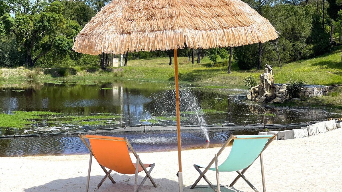 Coruche Cottage | DoAguaBoa, yellow accommodation