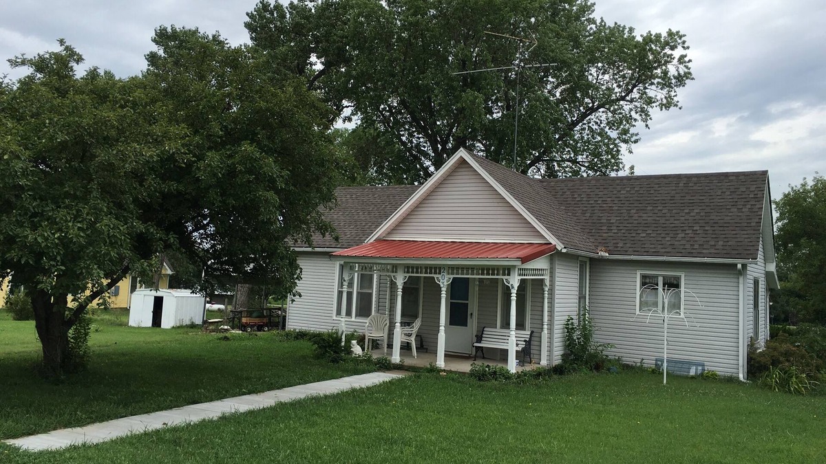 Randolph House | Doc's Hideaway, a Pet Friendly Home Near Manhattan