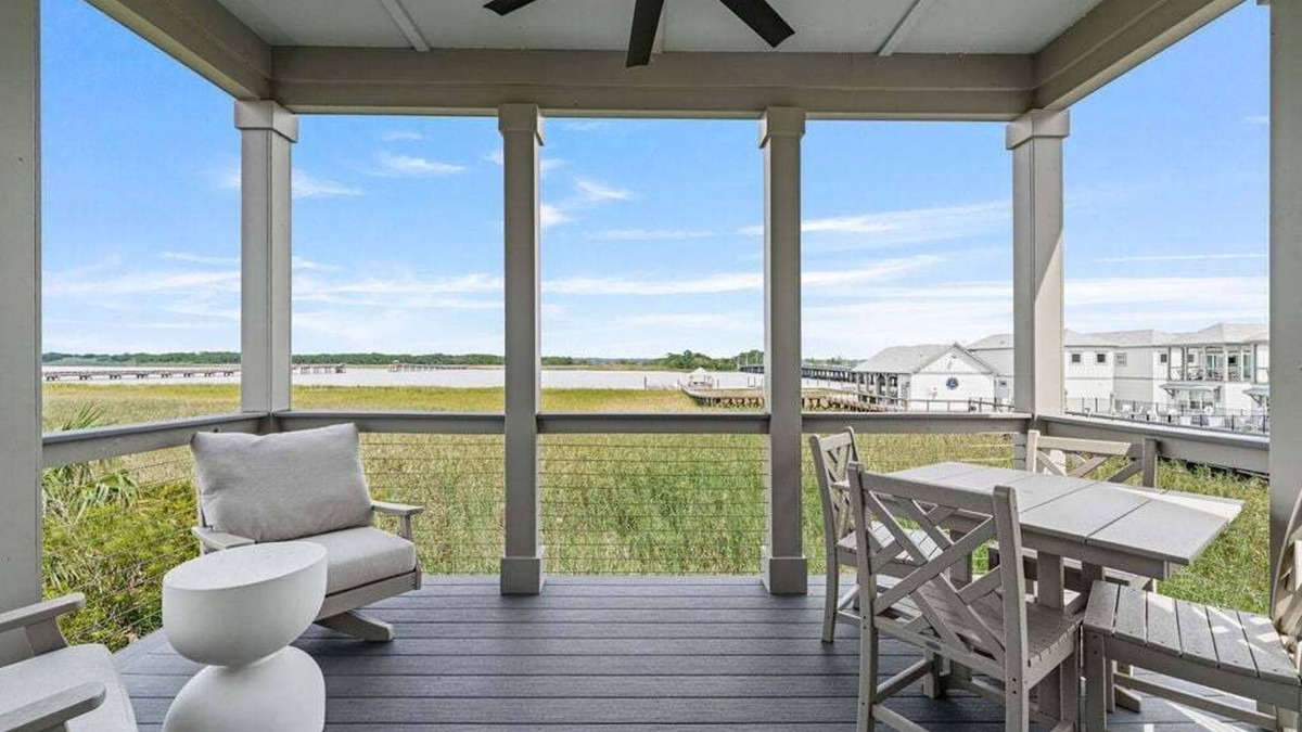 Georgetown House | Dock and Dwell at the Winyah Bay Club, Pool, Outdoor Lounge/Grill and Boat Slip included!