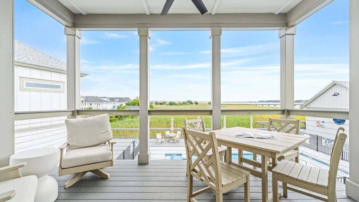 Georgetown House | Dock and Dwell at the Winyah Bay Club, Pool, Outdoor Lounge/Grill and Boat Slip included!