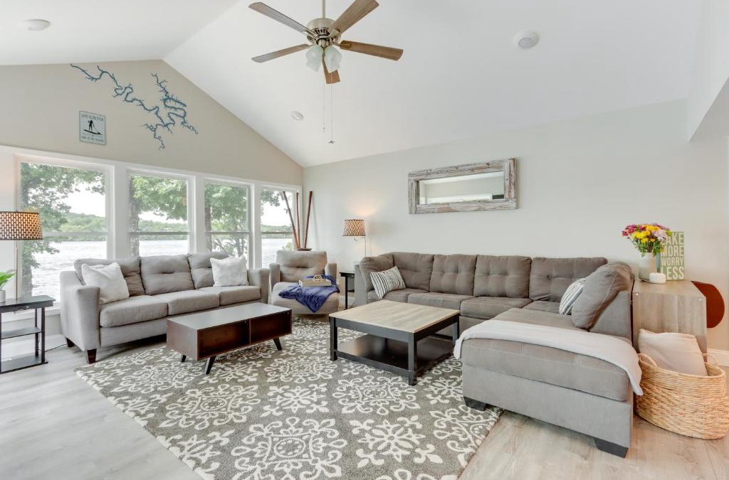 Lake Ozark House | Dock and Sunset Views Lakeside Ozark Retreat!