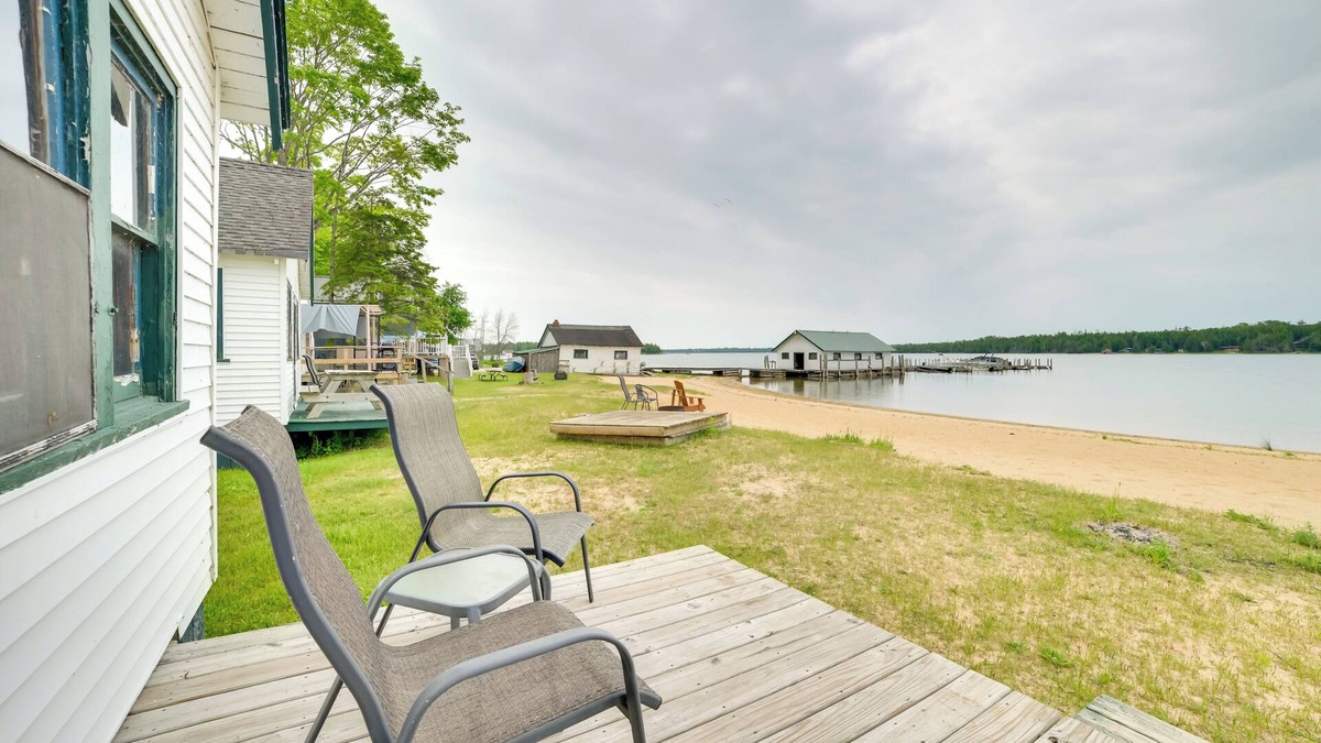 Cedarville Cabin | Dock & Beach Access: Cedarville Lakefront Cabin 9
