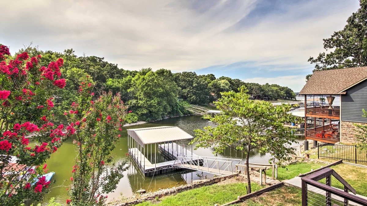 Tia Juana House | Dock, Deck & Boat Slip: Lakefront Eucha Home