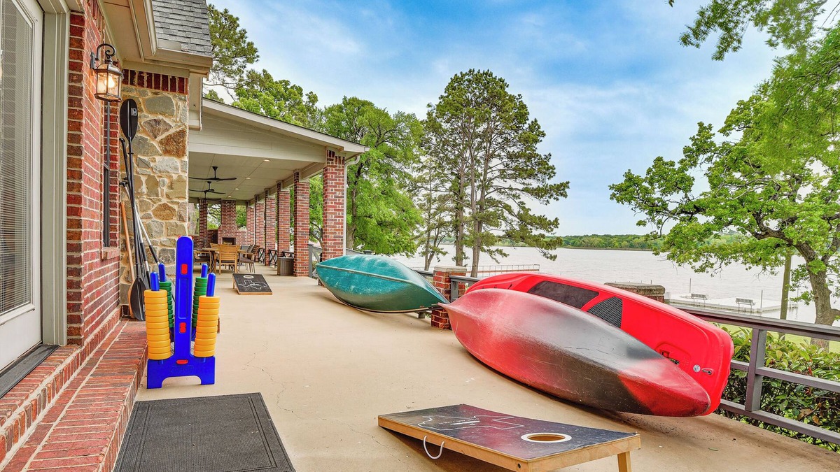 Alvarado House | Dock & Game Room: Alvarado Lake Getaway!