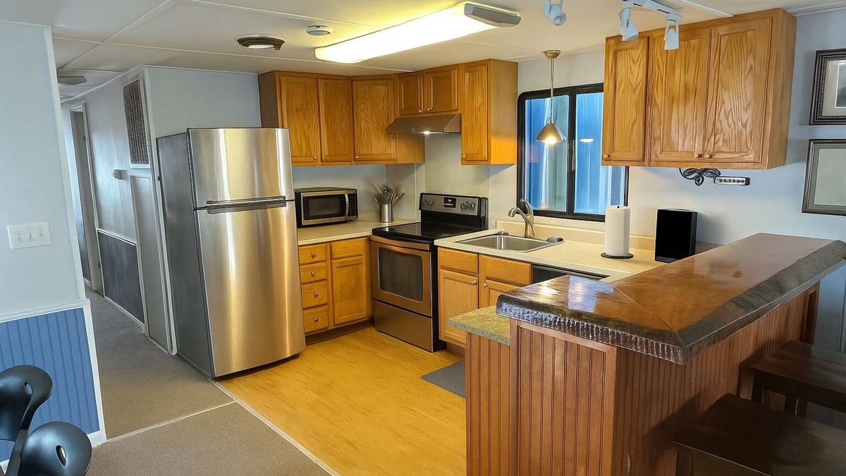 Venice Boat Rental | Dock your boat at the Gumbo YaYa and you're ready to fish