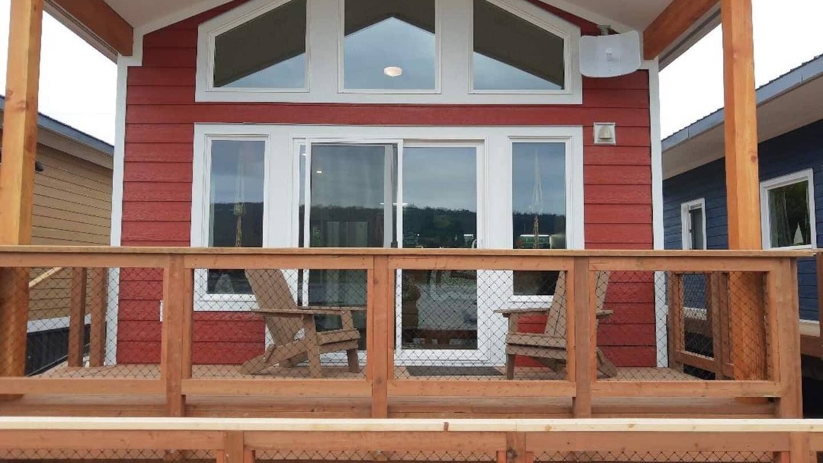 Homer Cabin | Dockside Cabin - Homer Seaplane Base