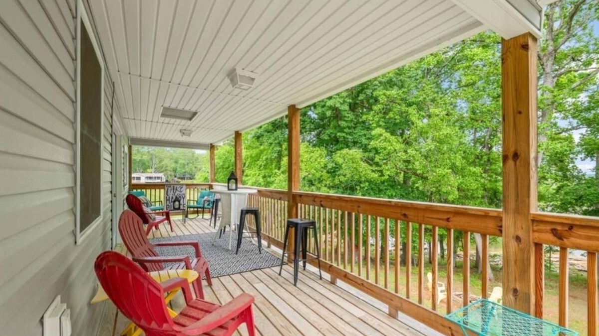Clarksville House | Dockside Dreamz- Full duplex lake fun for 12