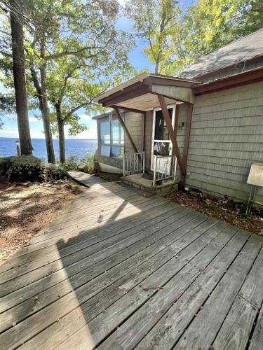 North Sebago Villa | DOCKSIDE RETREAT LIMIT 14 home