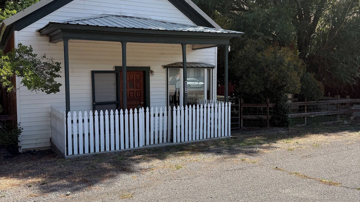 Eagleville House | Dog friendly 3-bedroom house with grassy fenced yard in charming Eagleville
