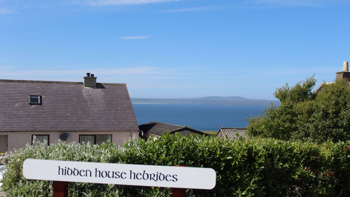 Isle of Lewis House | Dog friendly 6- Bedroom House in Isle of Lewis - great for families and large groups