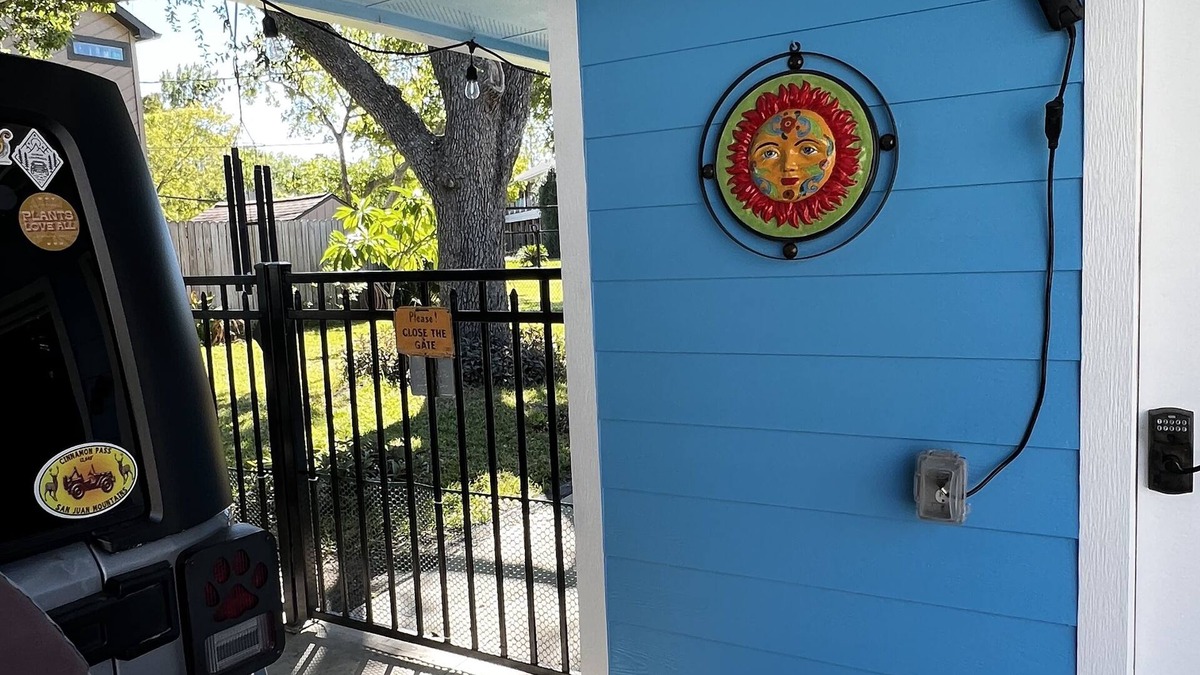 Shoreacres House | Dog friendly and beautiful waterfront guest house with Amenities