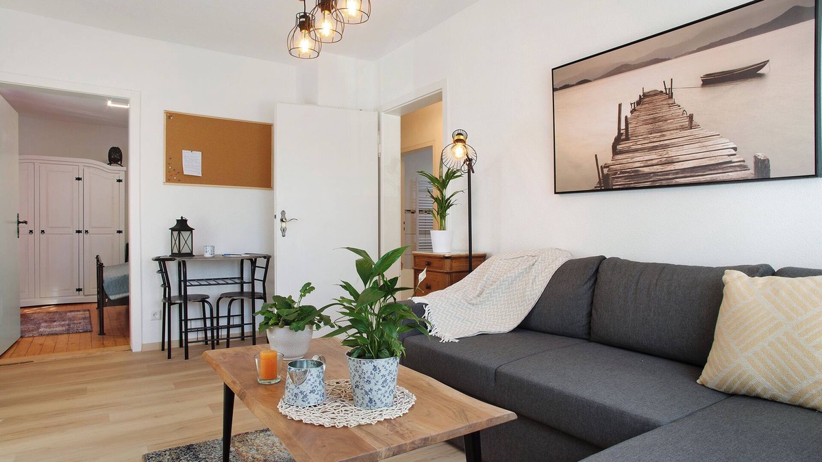 Friedrichshafen Apartment | Dog-Friendly Apartment Haus Rosi with Shared Garden & Wi-Fi