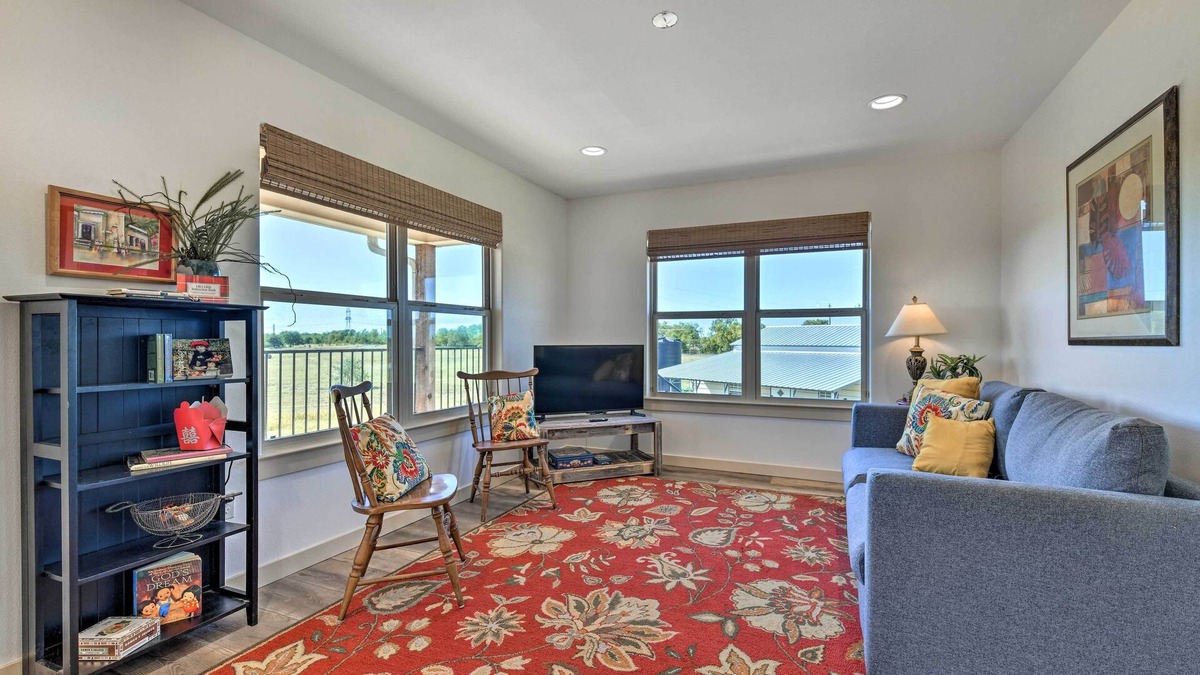 Nemo Apartment | Dog-Friendly Apartment ~ 32 Mi to Fort Worth!