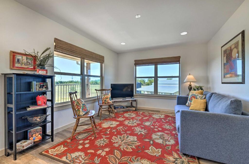 Nemo Apartment | Dog-Friendly Apartment about 32 Mi to Fort Worth!
