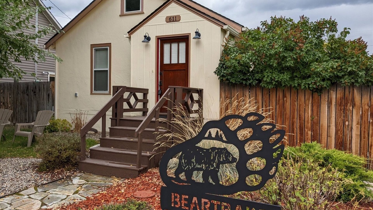 Red Lodge House | Dog Friendly-Beartraks in the heart of Red Lodge