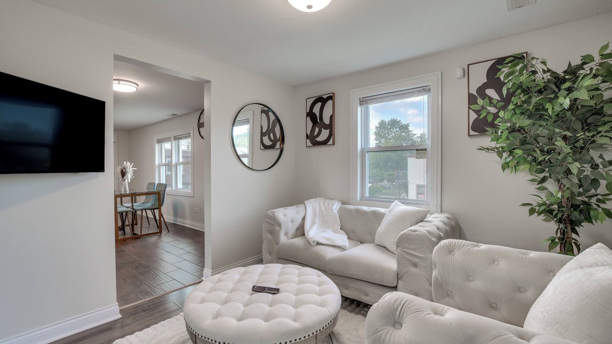 Blue Island Apartment | Dog-Friendly Blue Island Apt w/Backyard!